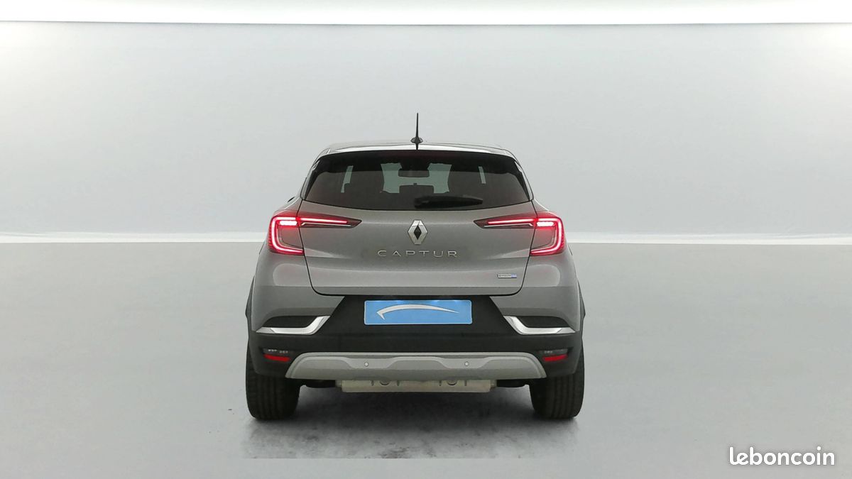 RENAULT Captur E-Tech Plug-in 160 - 21 Intens (image 4)