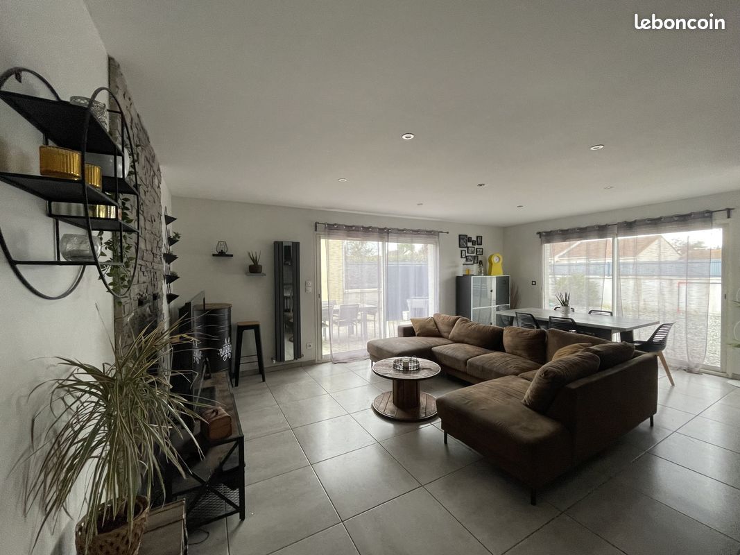 Maison 5 pièces 122 m² · à Vendat · 122 m² · 273 000 €