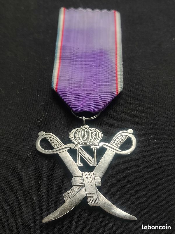 MÉDAILLE LOUIS XV roi de France et de Navarre (sous coque) 34 mm, 21 g