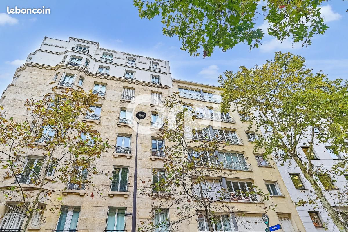 Appartement 5 pièces 92 m² · à Paris · 92 m² · 1 030 000 €