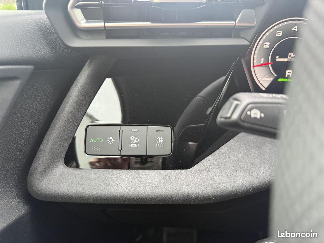 AUDI A3 Sportback 35 TFSI Mild Hybrid 150 S tronic 7 S line (image 31)
