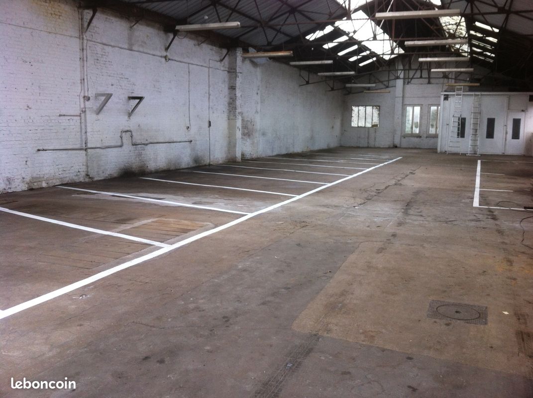 Places de stationnement et box sécurisés · à Saint-Pol-sur-Ternoise · 55 €
