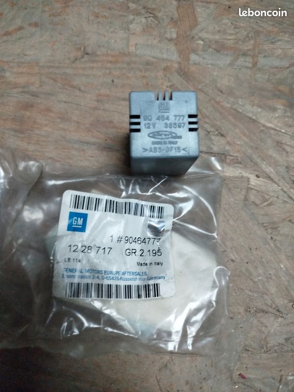 1x 90464777 38697 90 464 777 relais Relay Bitron Video 12V GM Opel (image 1)