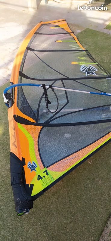 Ezzy Sails 4.5m Taka 4 windsurfing sail