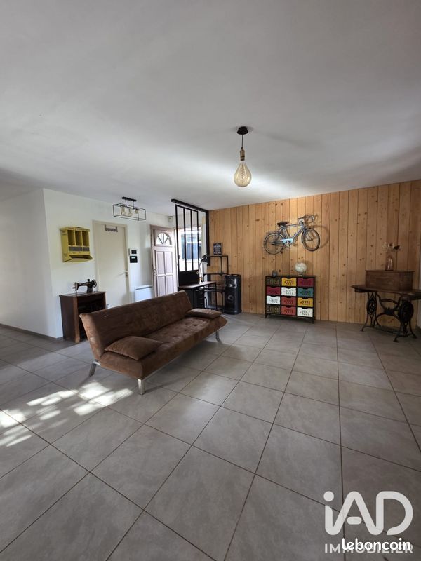 Maison 8 pièces 165 m² · à Jugy · 165 m² · 279 000 €