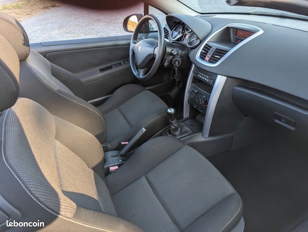 Peugeot 207 CC 1.6 120cv occamobile 64 pau (image 4)
