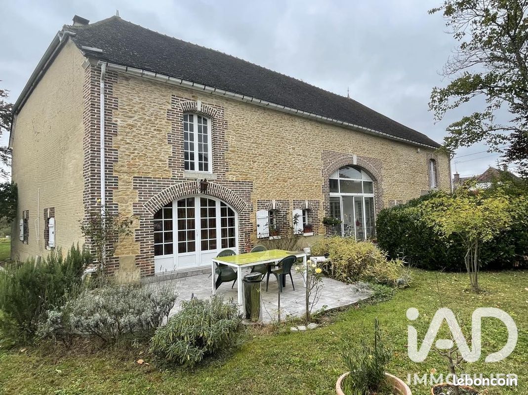 Maison 10 pièces 223 m² · à Chessy-les-Prés · 223 m² · 168 000 €