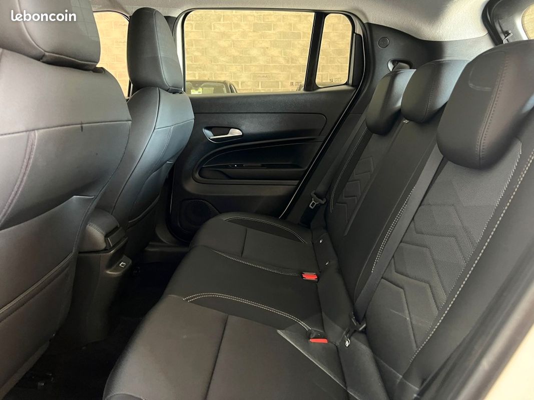 Jeep Avenger 156cv 54KWh ELECTRIQUE ALTITUDE / CAMERA DE RECUL RADARS AR / FULL LED / CARPLAY (image 19)