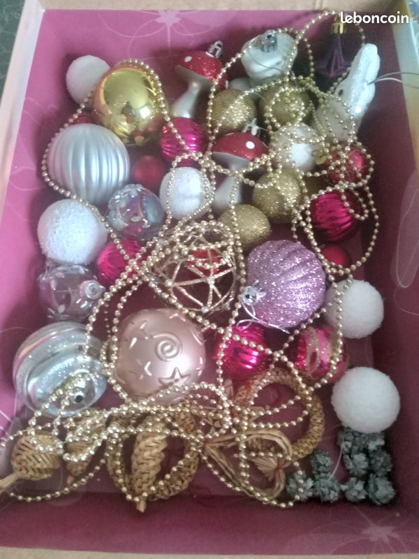 Diverses boules de Noël (image 1)