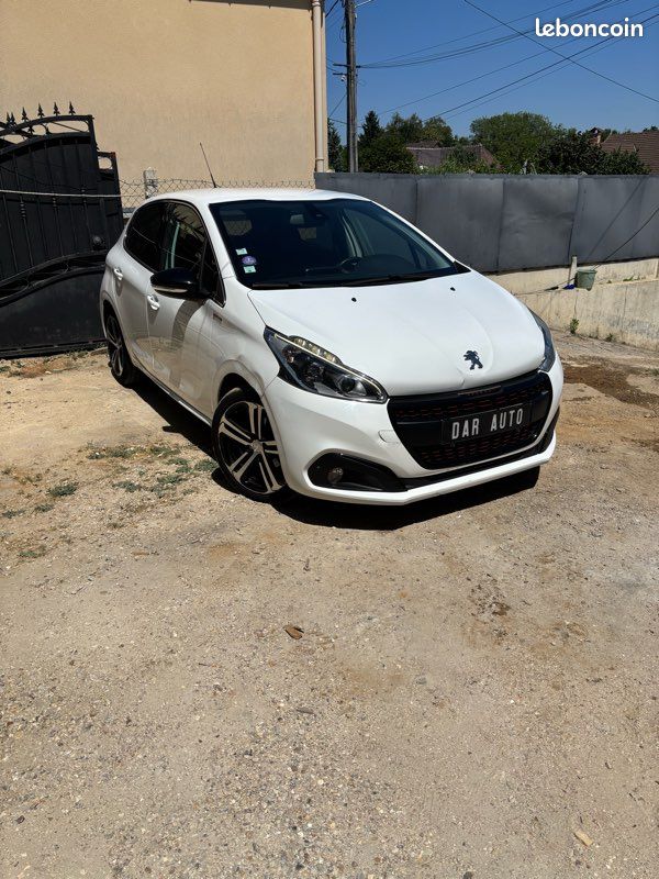 Peugeot 208 1.2 110ch GT Line (image 1)