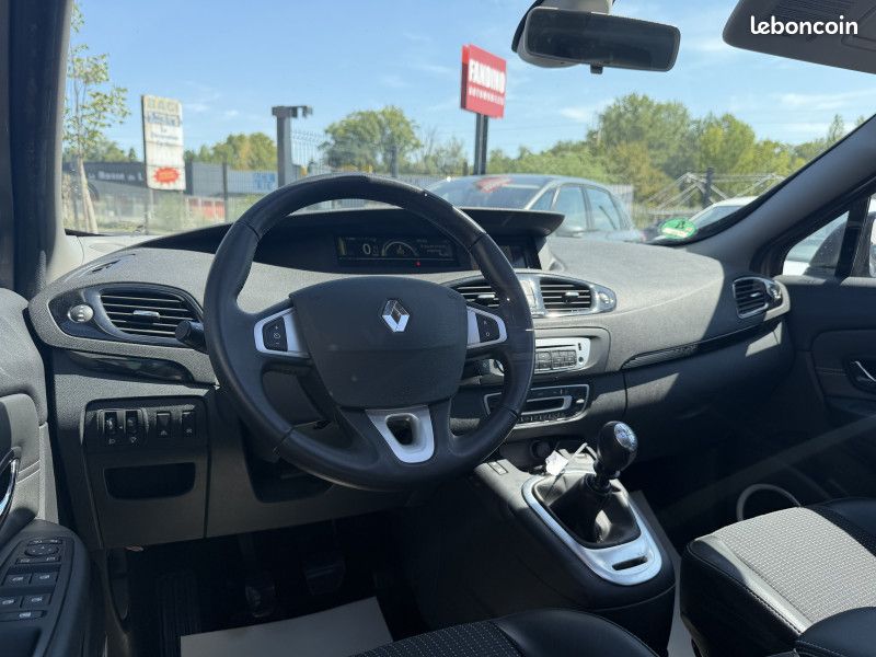 Renault GRAND SCENIC III 1.6 DCI 130CH ENERGY DYNAMIQUE ECO² 5 PLACES (image 3)