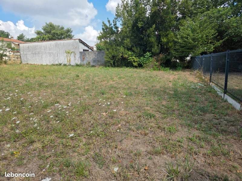 Terrain 455 m² · à Jonzac · 50 500 €