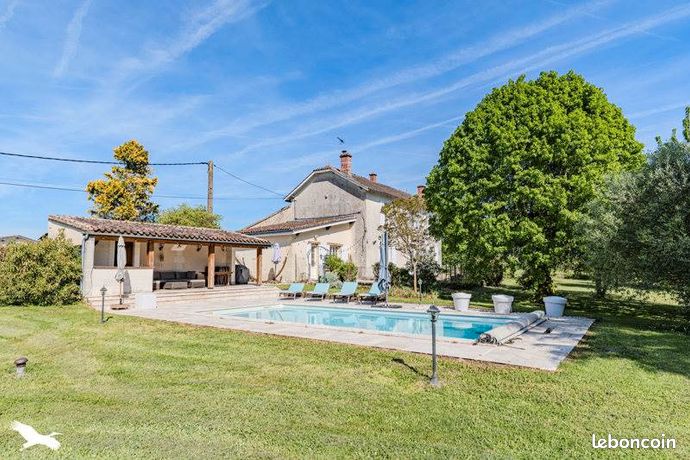 Maison 5 pièces 245 m²