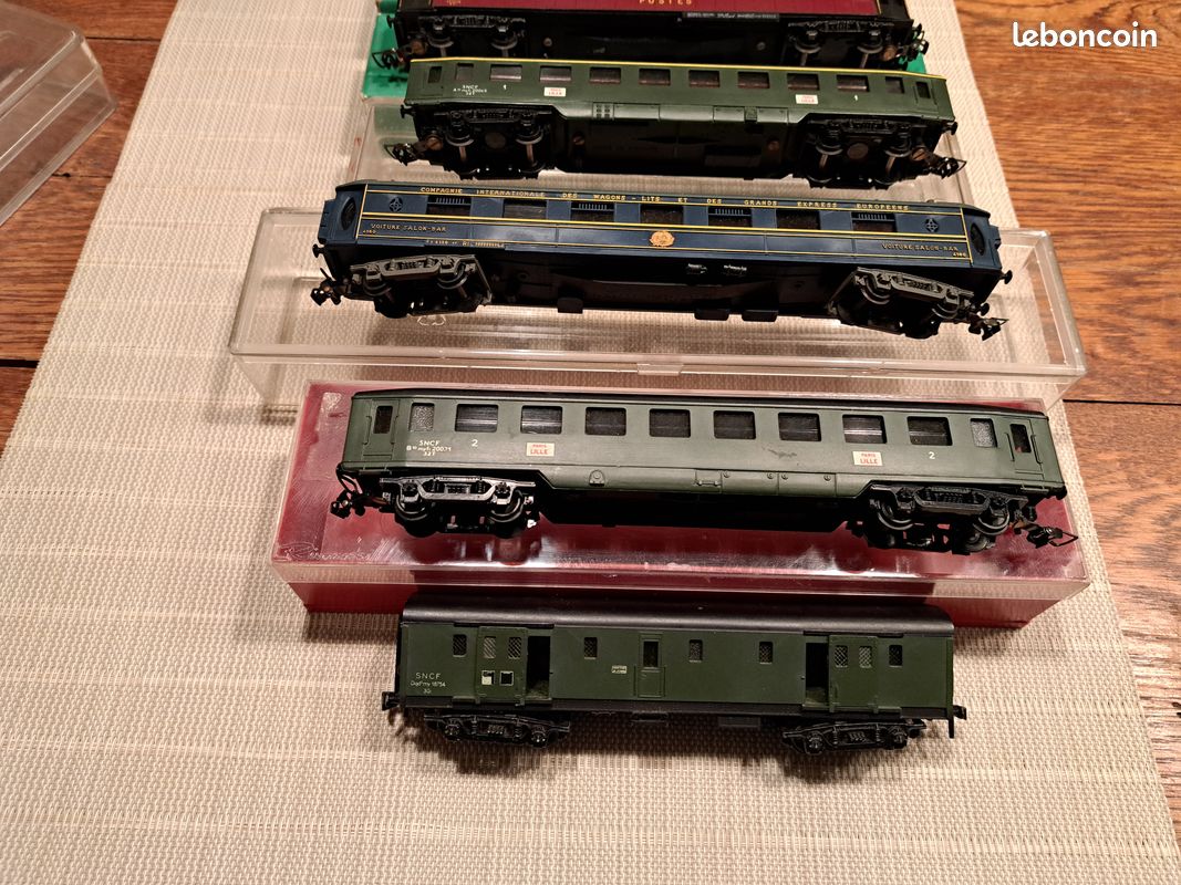 HORNBY France Voiture Mixte OM - Modélisme HORNBY France Voiture Mixte OM - Modélisme