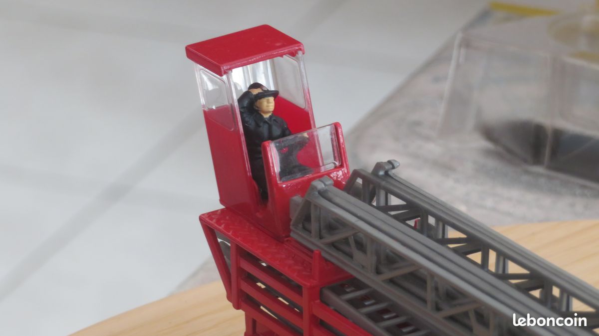 Miniature pompiers boston 1/50 Corgi (image 9)