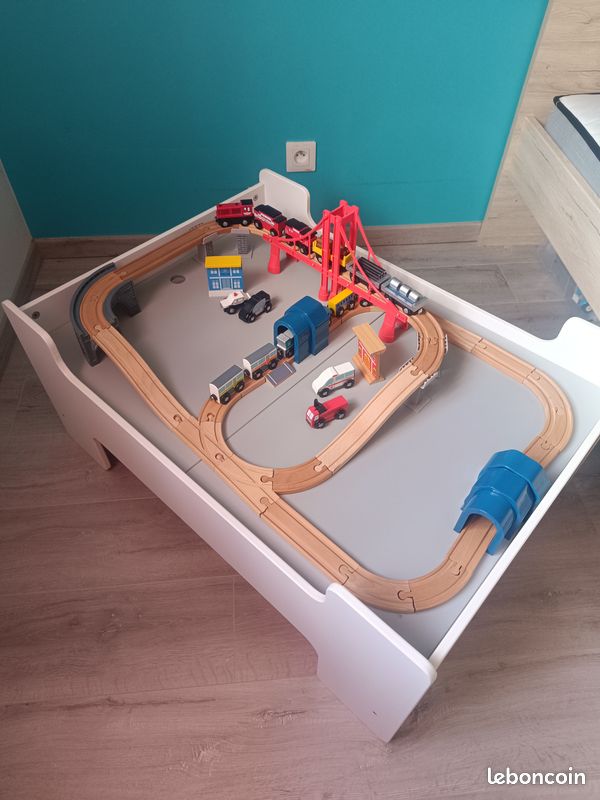 Vend table de jeux + train en bois (image 2)