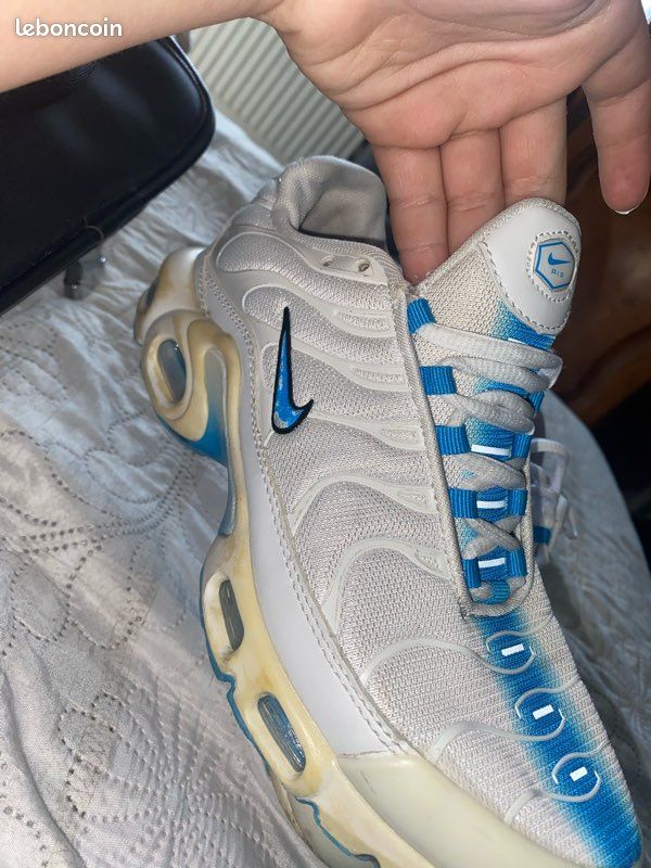 Chaussures Nike Tn3 Blanche Et Bleu NIKE AIR MAX PLUS TN LASER BLUE