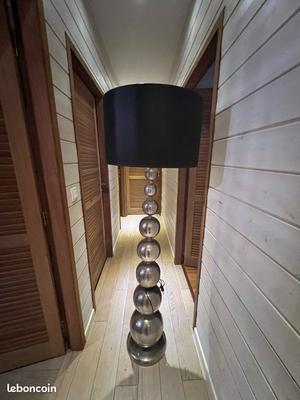 Lampe métal et abat jour noir (image 1)