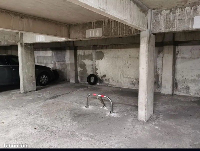 Place de parking · à Paris · 90 €