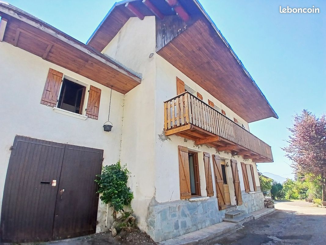 Maison 7 pièces 157 m² · à Les Déserts · 157 m² · 379 000 €