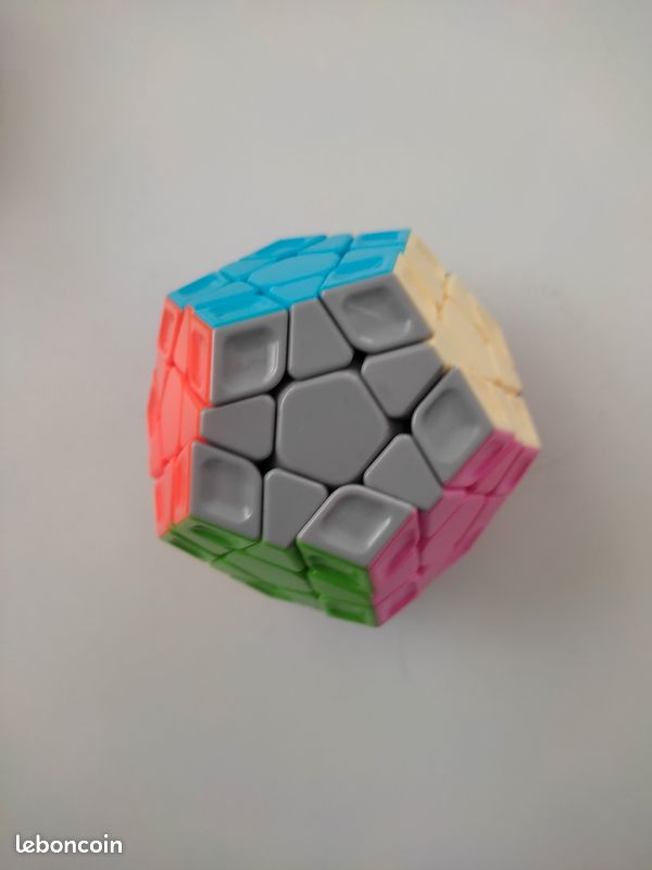 Rubik cube megaminx (image 1)