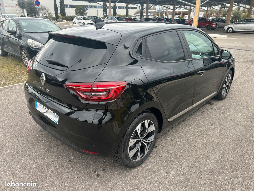 Renault clio 5 v dci 100cv camera gps 14500euros (image 3)