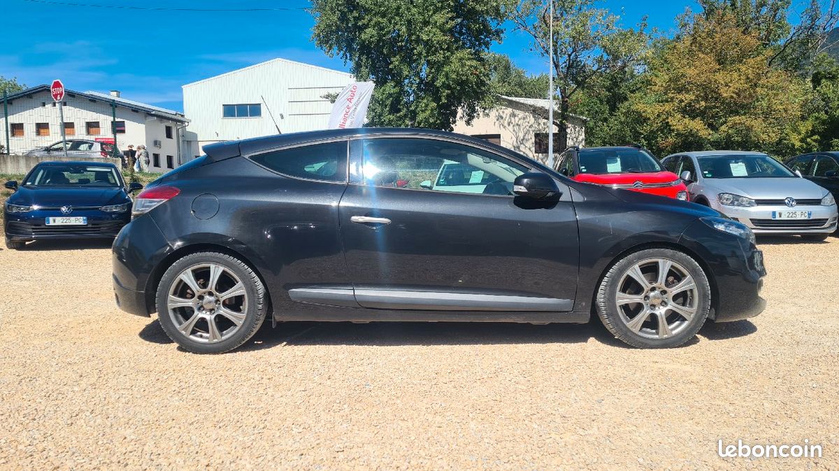 RENAULT Megane - 2.0 Tce coupé 180ch essence (image 4)