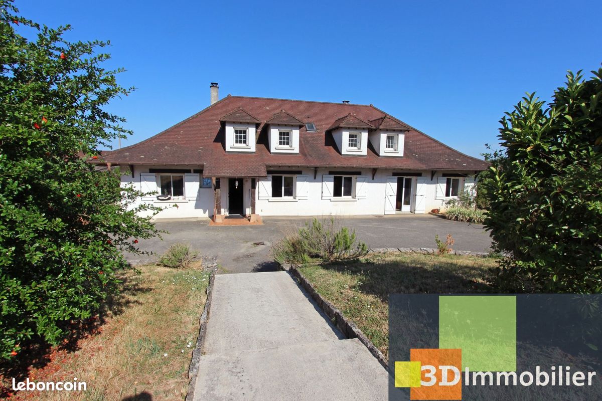Maison 10 pièces 331 m² · à Saint-Amour · 331 m² · 499 000 €