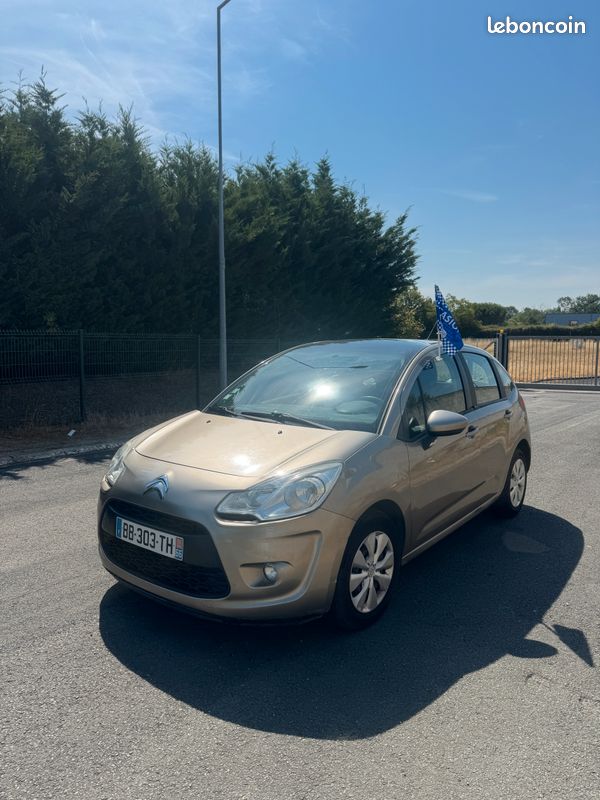 Citroen C3 1.4i Attraction Citadine (image 1)