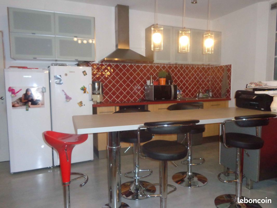 T3 meublé à Aubagne pour 4 max., haut de villa, terrasse et cour (image 4)