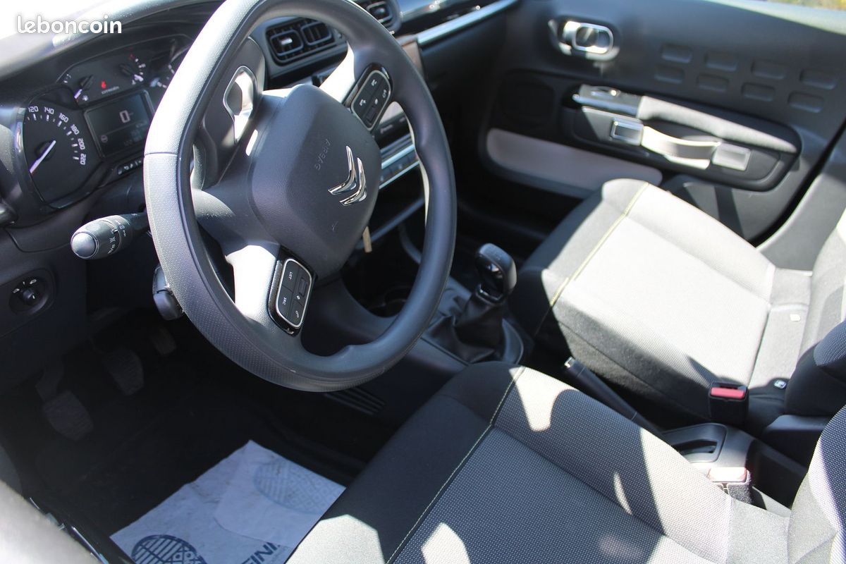 Citroen C3 III AFFAIRE 1L6 HDI 100 CV FEEL BUSINESS GPS 3D ATTELAGE RE USB BLUETOOTH RÉGULATEUR (image 5)