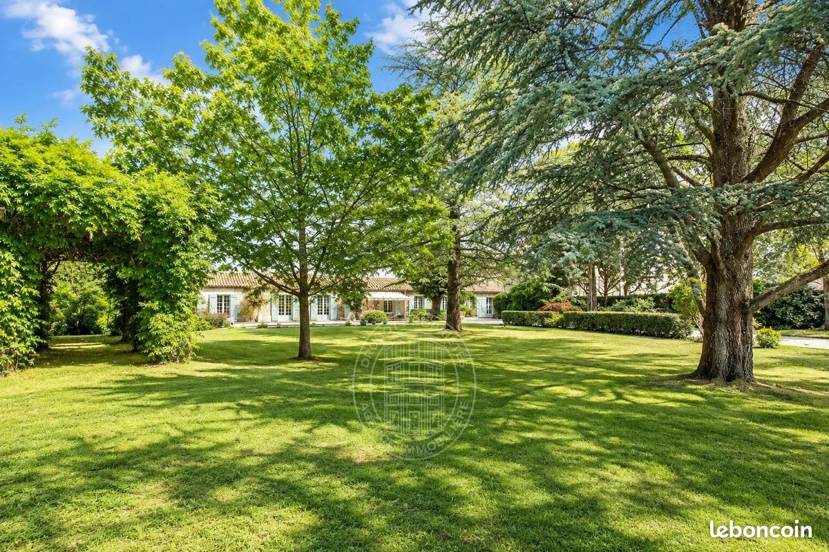 Maison 8 pièces 290 m² · à Eysines · 290 m² · 960 000 €