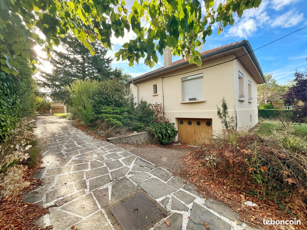 Maison 4 pièces 100 m² · à Rillieux-la-Pape · 100 m² · 590 000 €