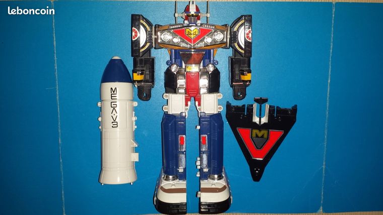 POWER RANGERS IN Space Mega Voyager Red Mega-V1 Megazord Head Part EUR