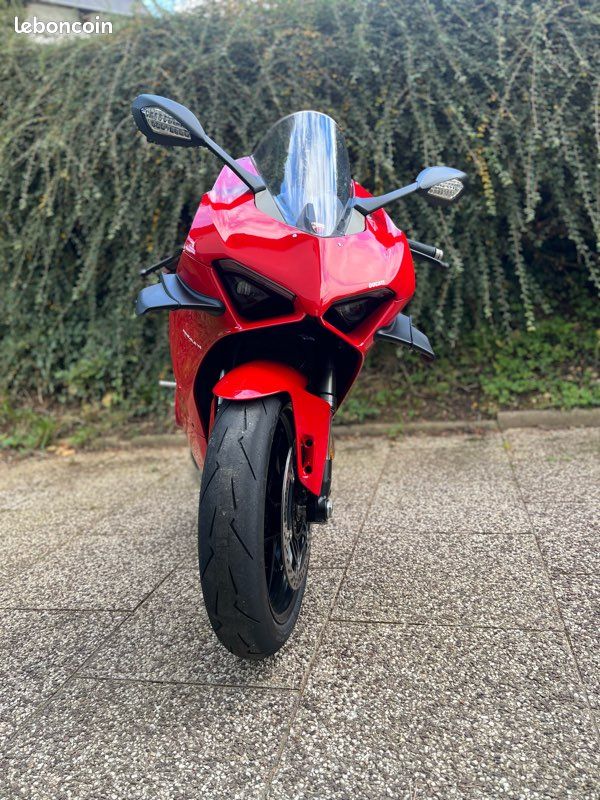 Ducati panigale v4 (image 2)