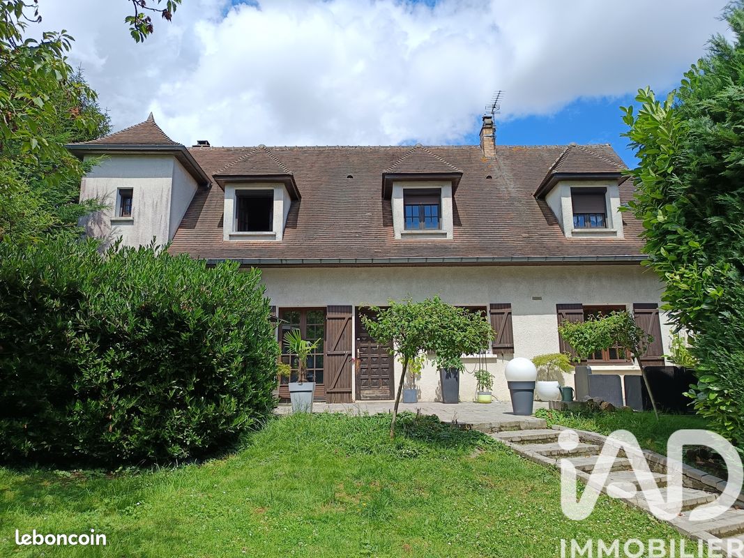 Maison 6 pièces 144 m² · à Sainte-Geneviève · 144 m² · 320 000 €