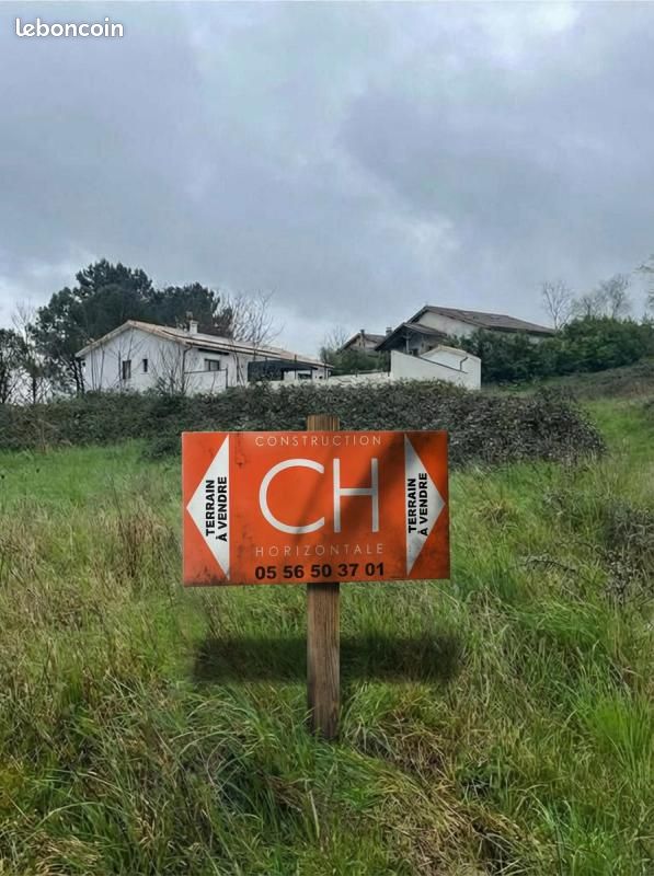 Terrain 640 m² Auros · 63 000 €