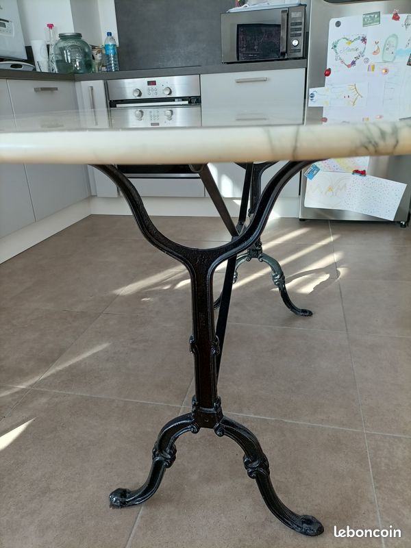 Grande table ovale en marbre (image 4)
