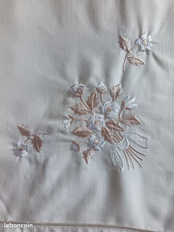 Assortiment nappe et serviettes (image 2)