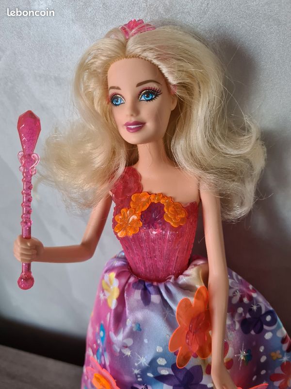 Poupée Barbie Magique (image 2)