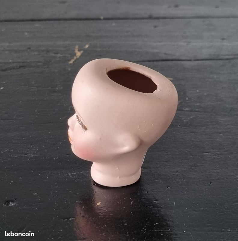 Tête De Poupée Ancienne En Porcelaine Bisque - 7.6 Cm - Main Peinte - 1920