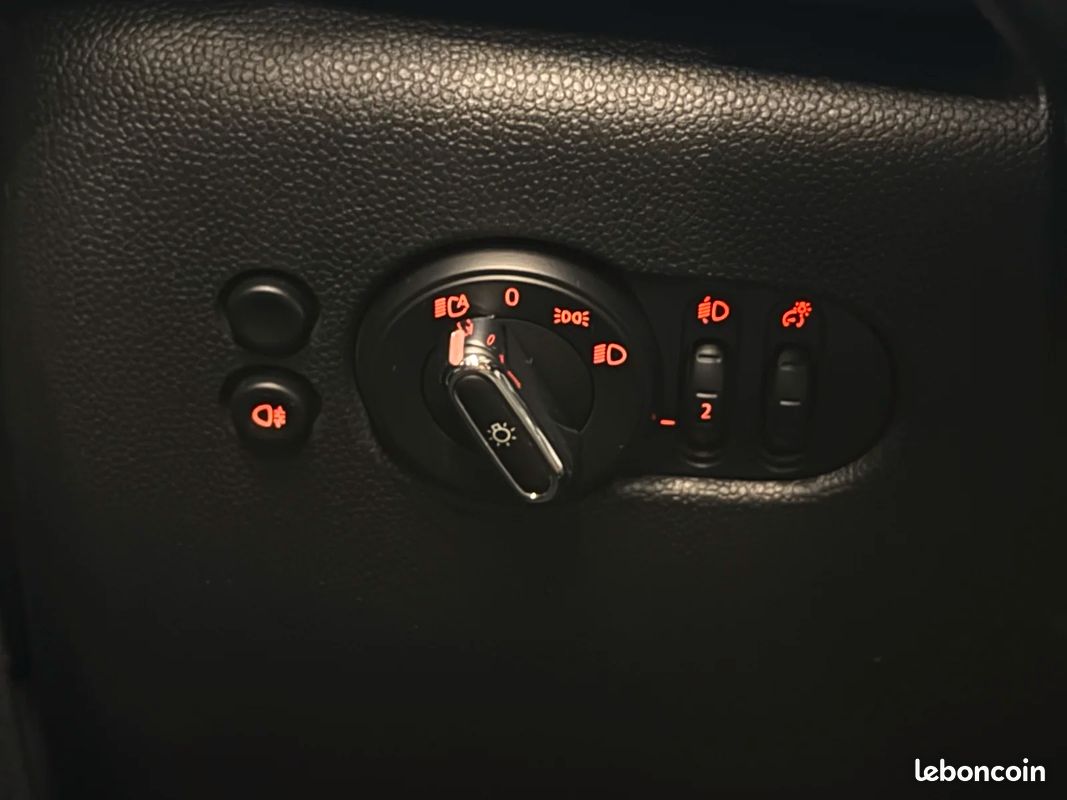 MINI COOPER 1.5 136ch BVA CAMDEN / TOIT OUVRANT / LED INTERIEUR (image 24)