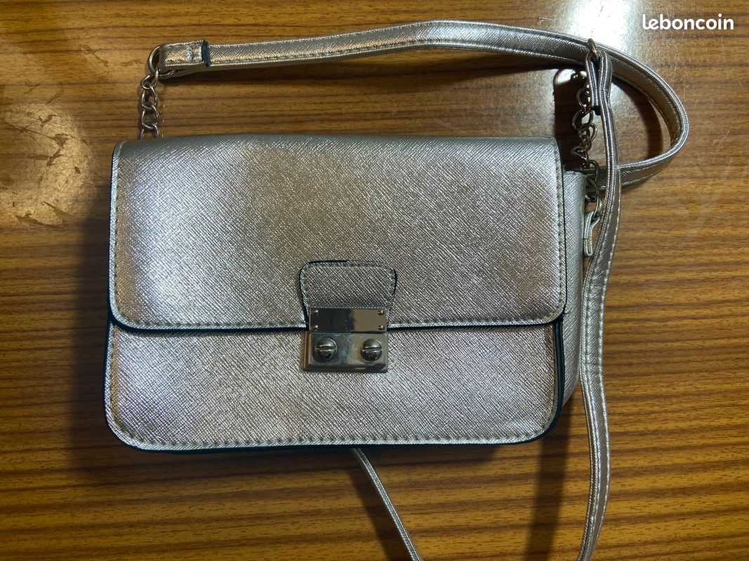 Petit sac argenté (image 1)