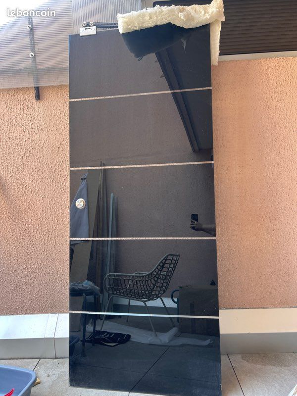 Porte coulissante en verre (image 1)