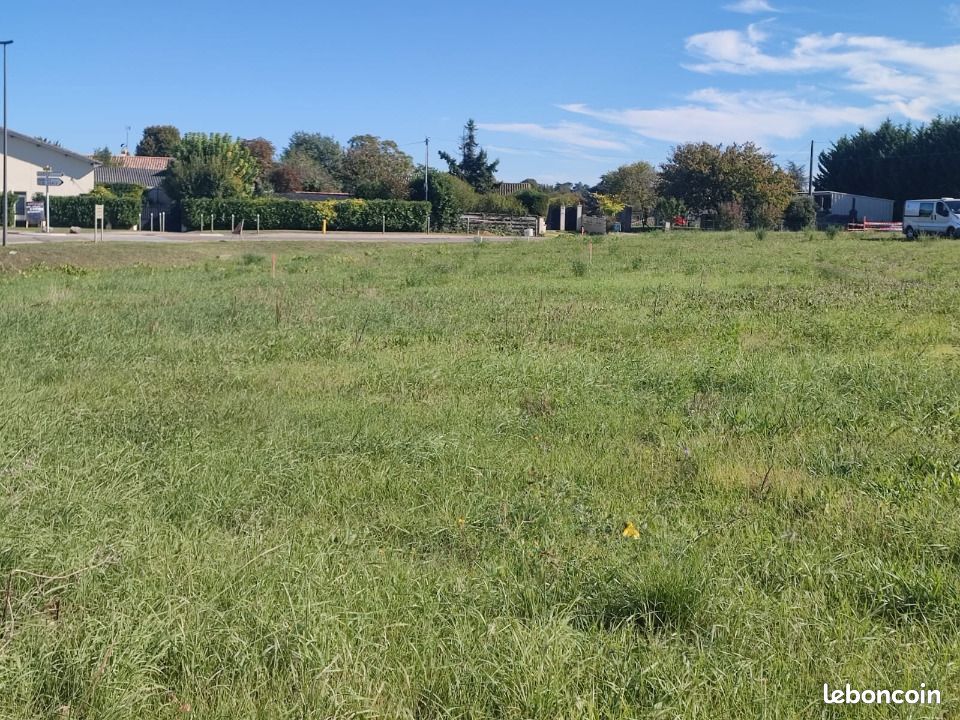 Terrain 600 m² Saint Quentin De Baron · à Saint-Quentin-de-Baron · 99 900 €