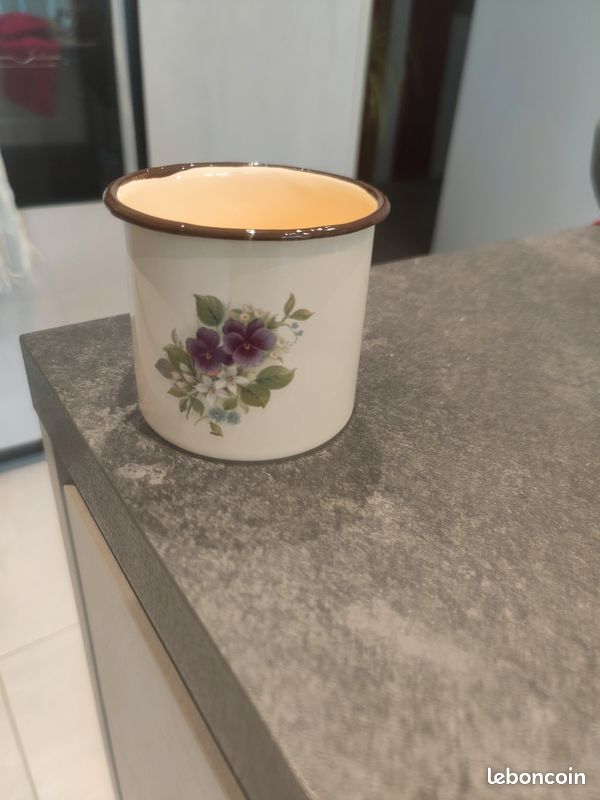 Mug tôle émaillée fleurs (image 1)