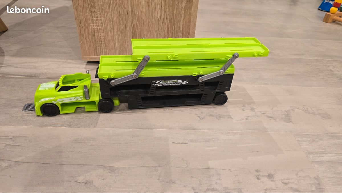 Camion transporteur pliable (image 1)