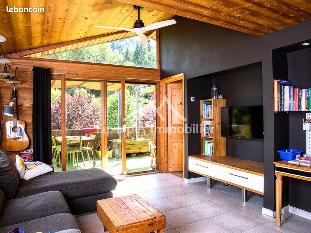 Appartement 4 pièces 94 m² · à Glières-Val-de-Borne · 94 m² · 390 000 €