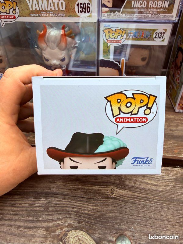 Funko Boneco Pop de vinil exclusivo do Dracule Mihawk 1521, padrão, 77108
