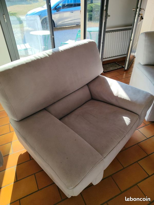 Vend fauteuil cuir nubuck (image 1)